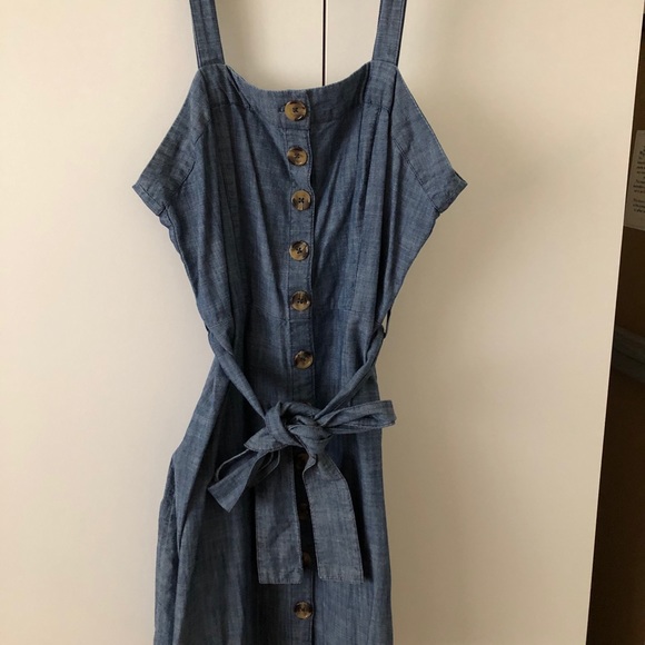 Dress - Picture 2 of 3